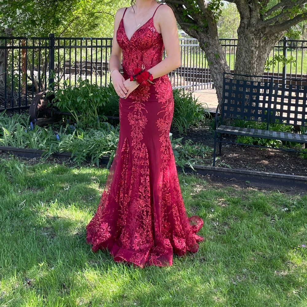 Waltz size 4 prom dress